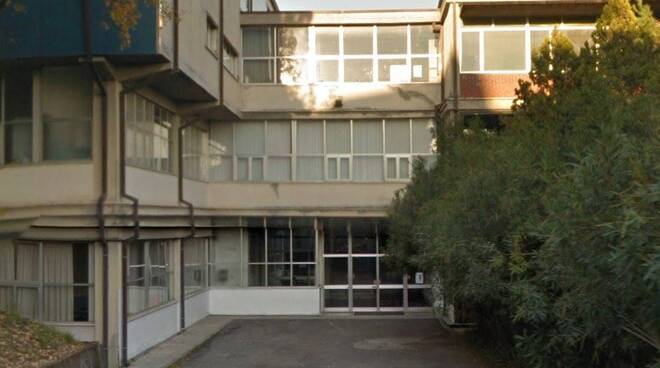 La vecchia sede del liceo scientifico Marconi di Carrara