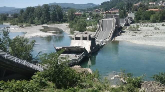 Il ponte di Albiano crollato