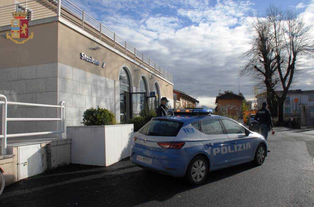 Polizia avenza, polizia stazione avenza, polizia peep avenza