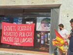 striscione sede massa fratelli d'italia