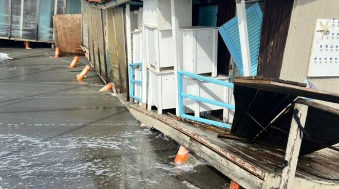 erosione e nubifragio novembre 2023 ronchi marina di massa (foto da balneari)