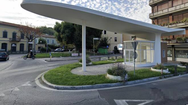 https://www.voceapuana.com/photogallery_new/images/2024/09/pensilina-ex-agip-massa-viale-roma-61458.660x368.jpg