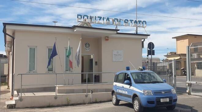 polizia di frontiera porto marina di carrara