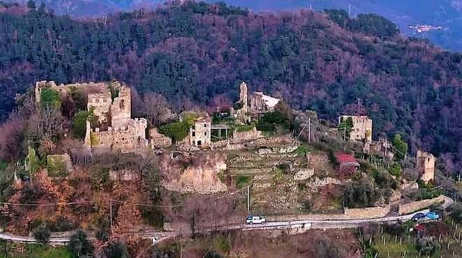 Salviamo il castello di Moneta foto da pagina social