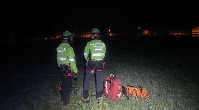 soccorso alpino notte elicottero aeronautica ricerca dispersi sar 09-2024